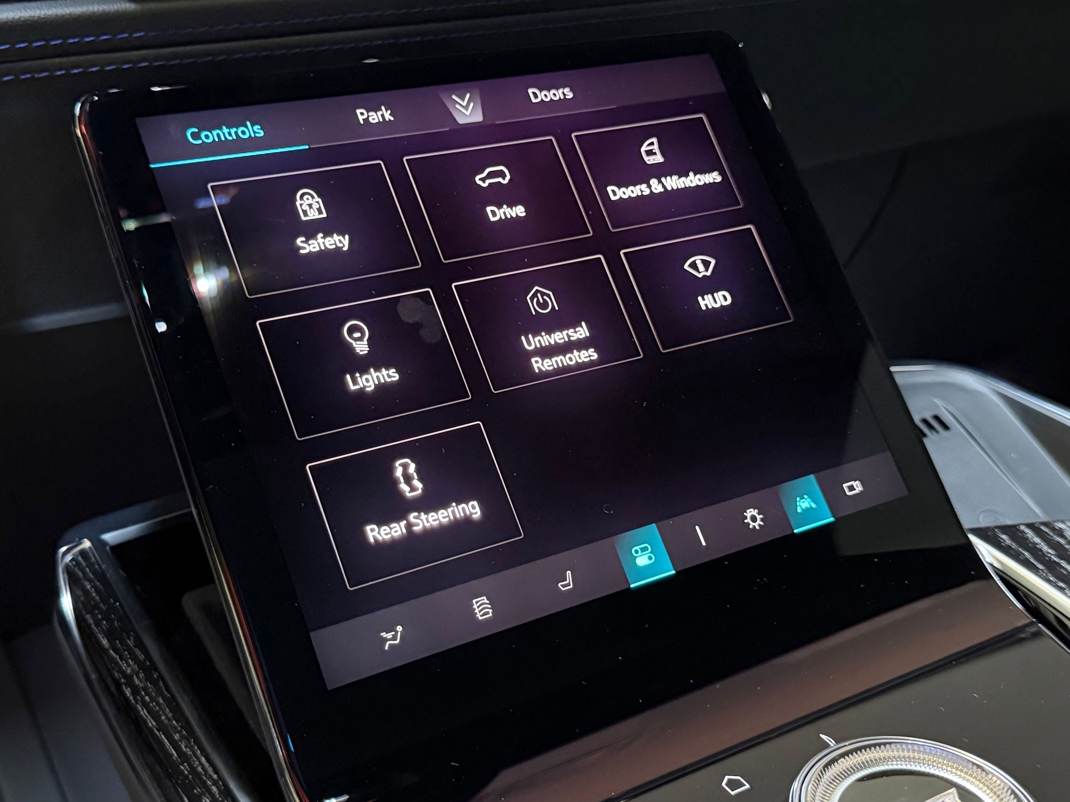 2026 Cadillac Escalade IQ Luxury - Photo 37