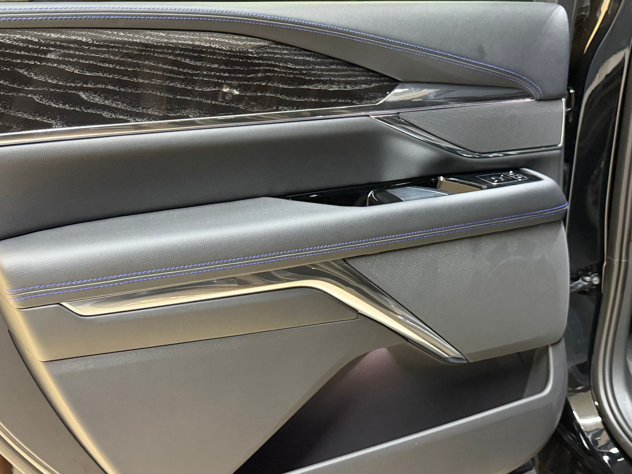 2026 Cadillac Escalade IQ Sport - Photo 45