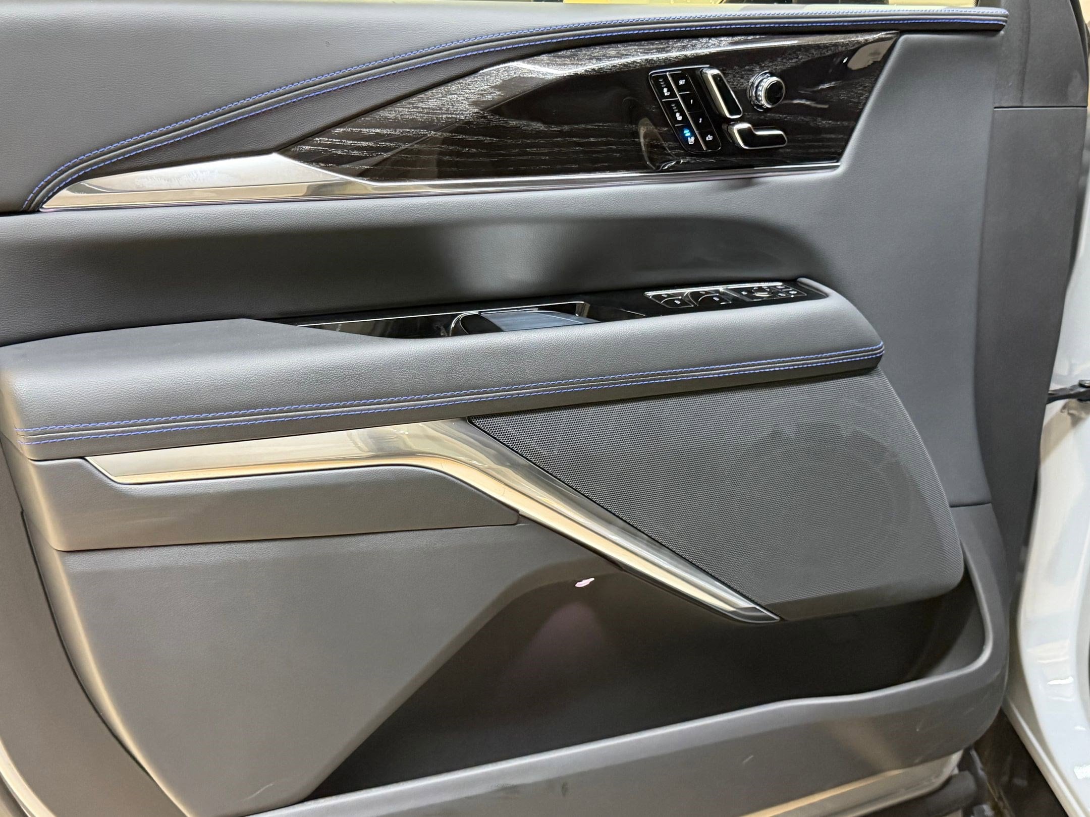 2026 Cadillac Escalade IQ Luxury - Photo 11