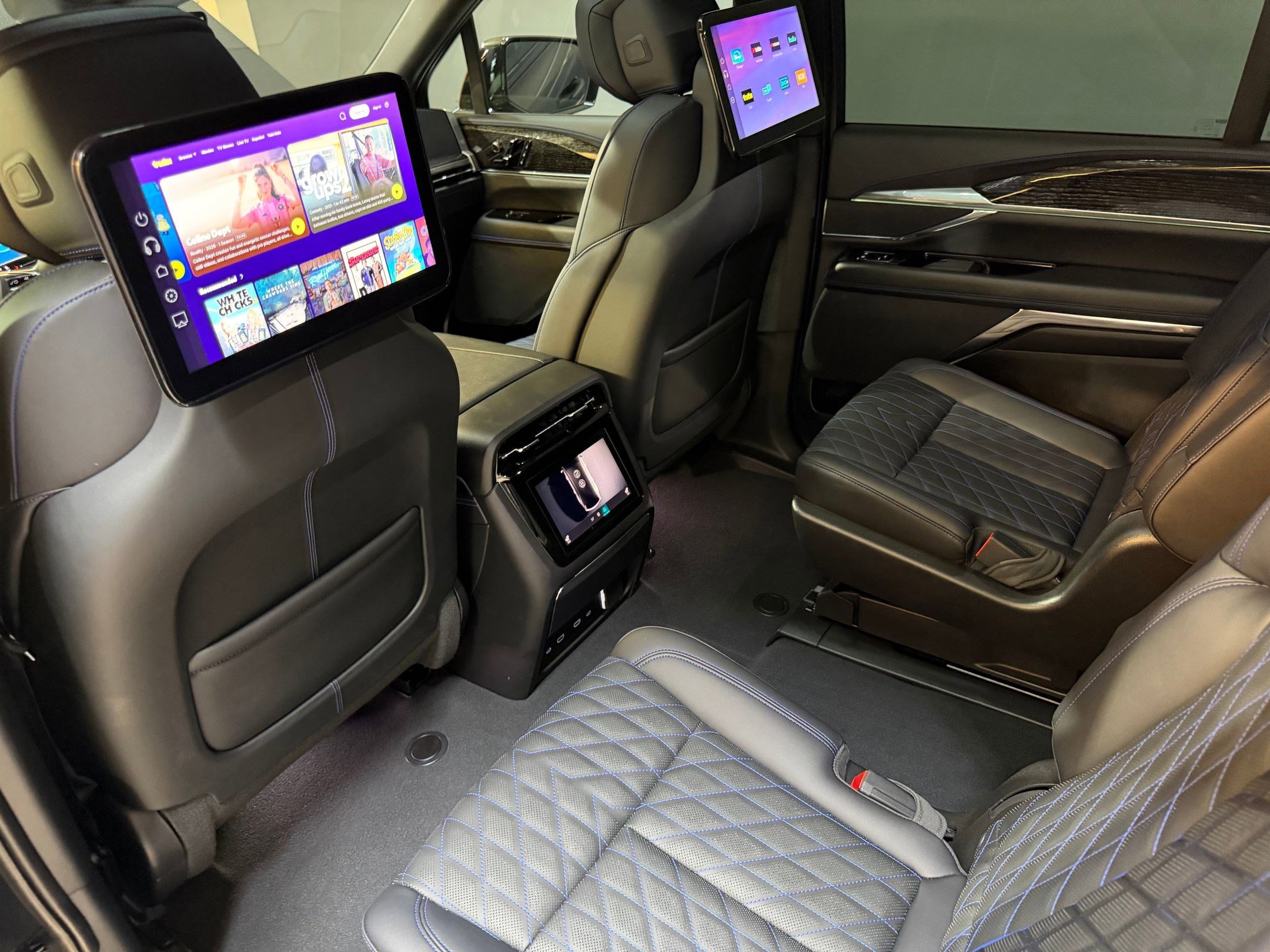 2025 Cadillac Escalade IQ Sport 1 - Photo 46