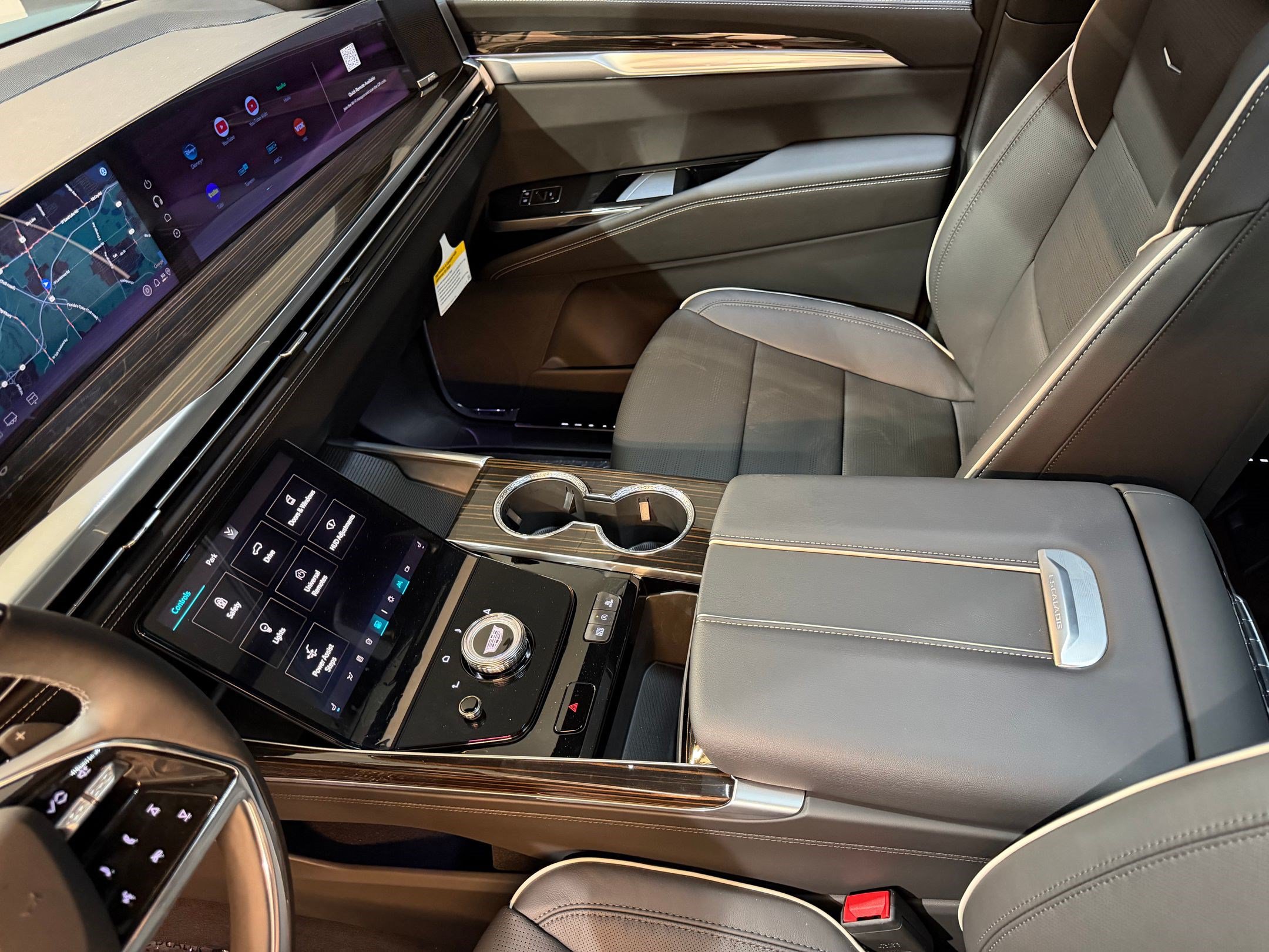2026 Cadillac Escalade Luxury - Photo 44