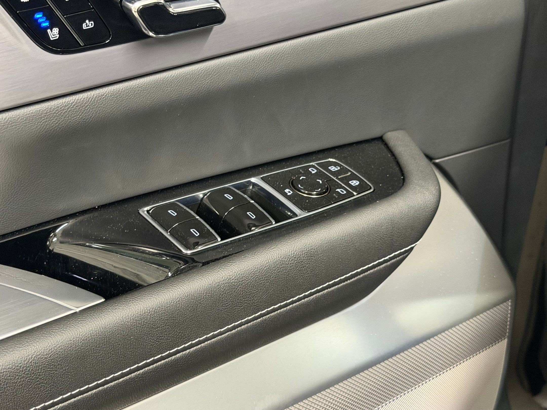 2026 Cadillac VISTIQ Sport - Photo 43