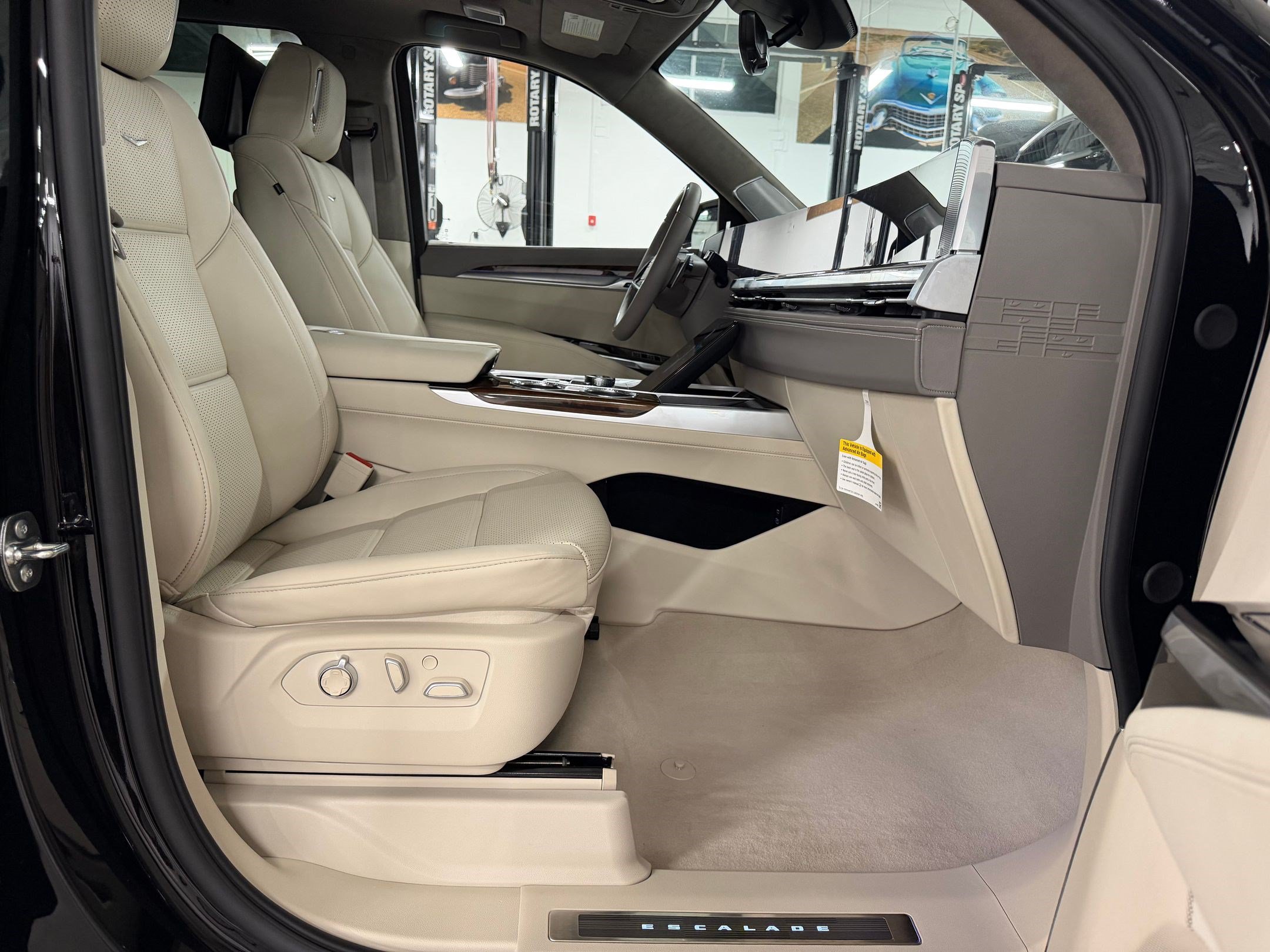 2026 Cadillac Escalade Platinum Sport - Photo 43