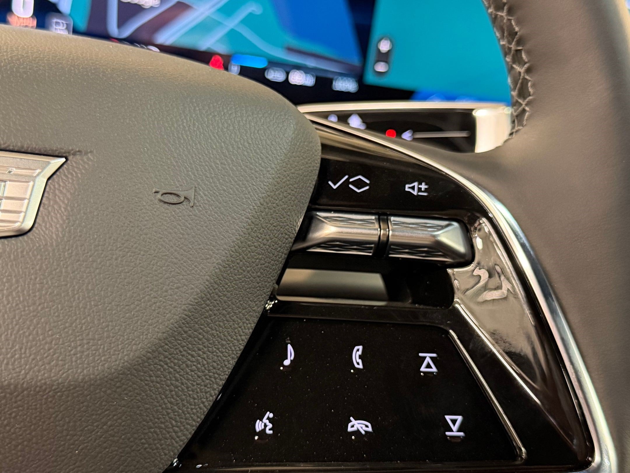 2026 Cadillac VISTIQ Sport - Photo 16