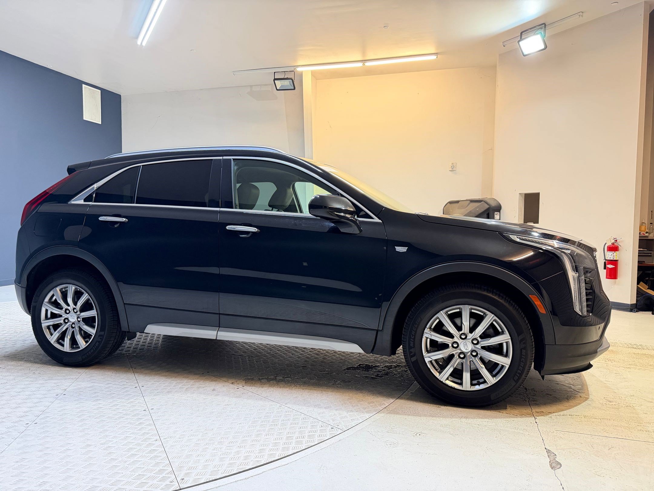 XT4 FWD Premium Luxury SUV