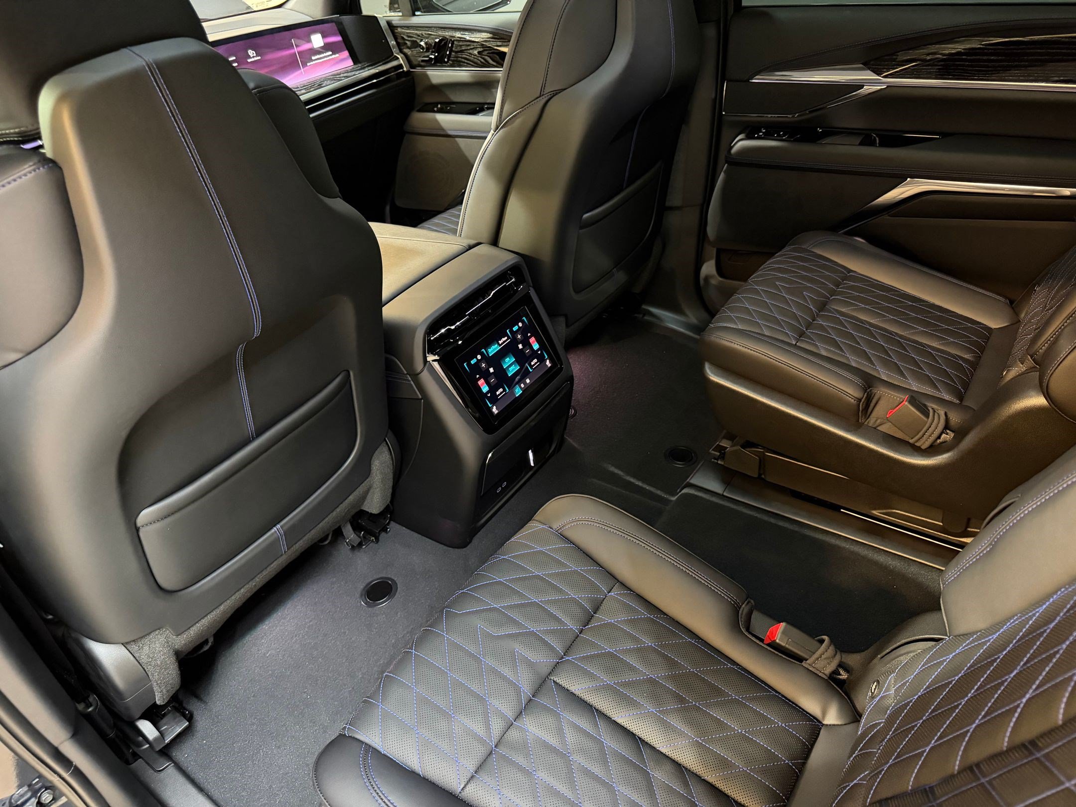 2026 Cadillac Escalade IQ Sport - Photo 45