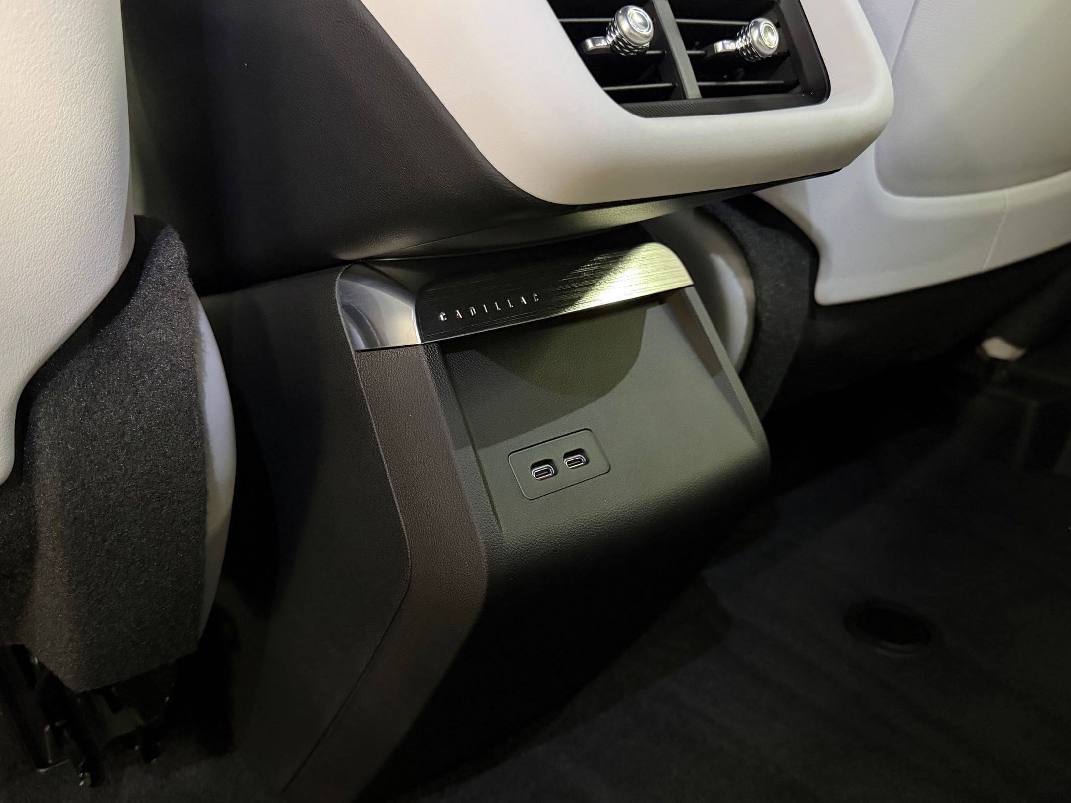 2027 Cadillac LYRIQ Sport - Photo 44