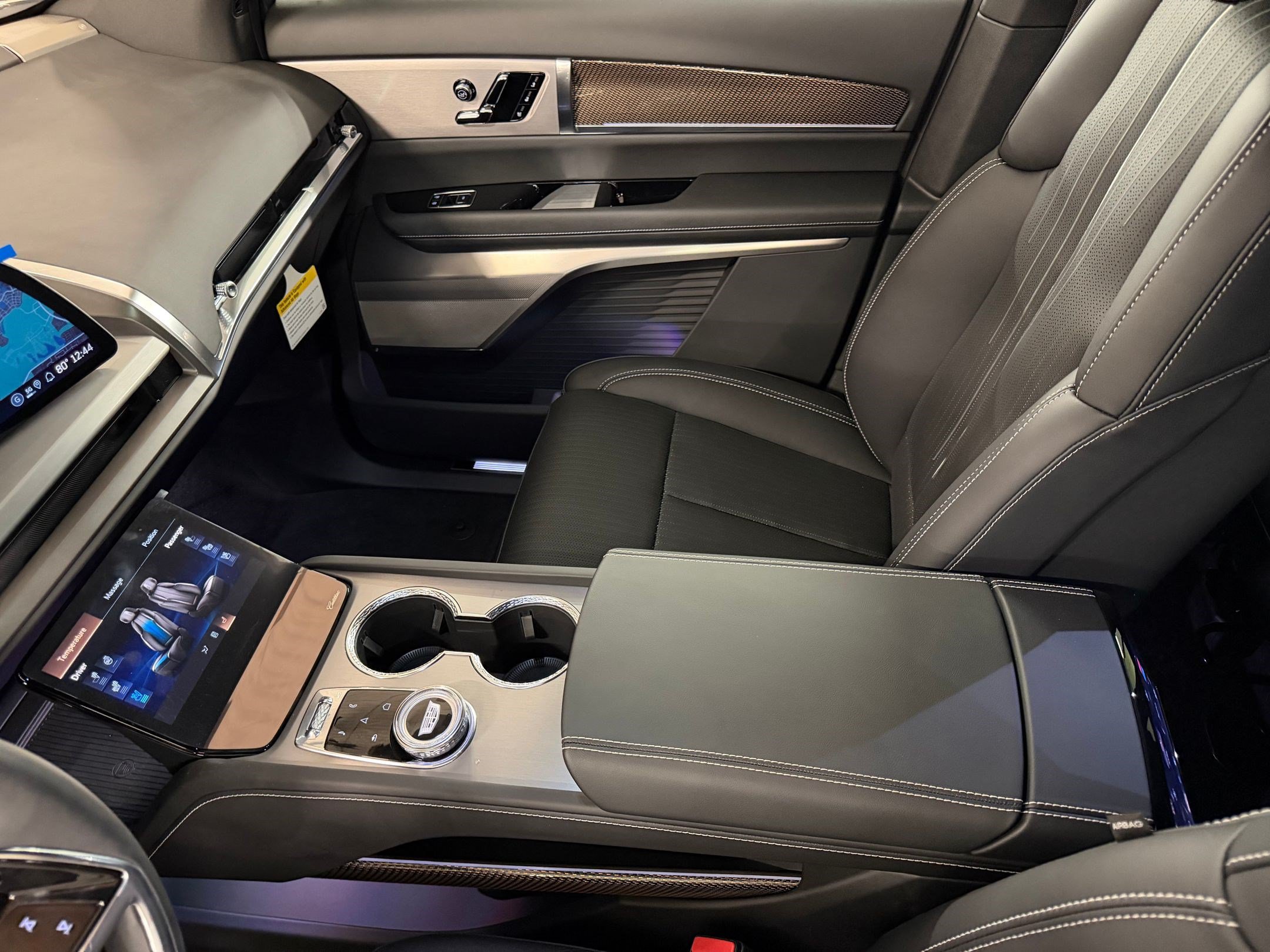 2026 Cadillac VISTIQ Sport - Photo 17