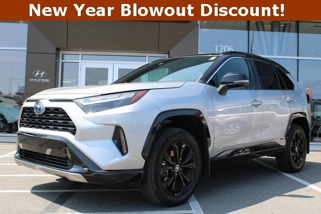 2022 Toyota RAV4 XSE's photo