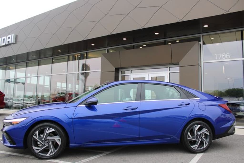 Certified 2025 Hyundai Elantra Hybrid Limited Sedan