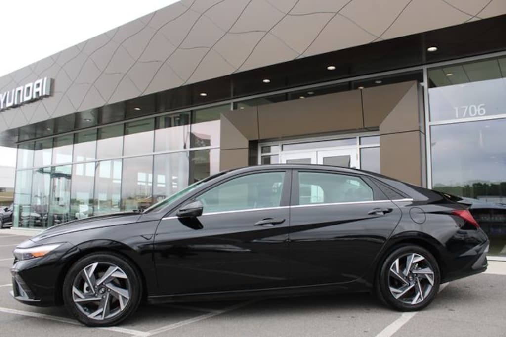 Certified 2024 Hyundai Elantra Limited Sedan