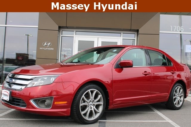 2010 Ford Fusion SE's photo