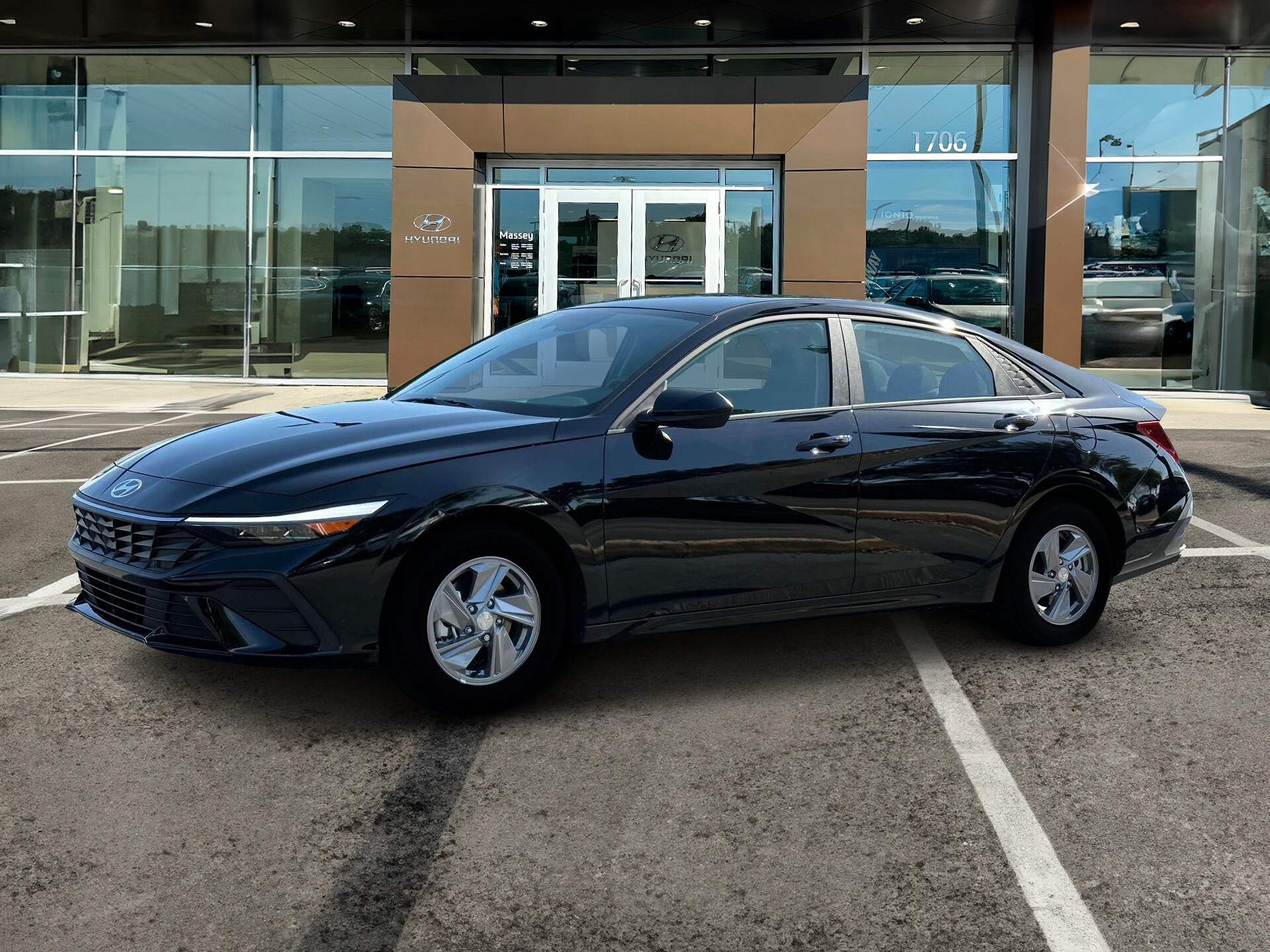 2025 Hyundai Elantra SE photo 2