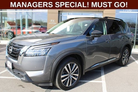 2022 Nissan Pathfinder Platinum SUV