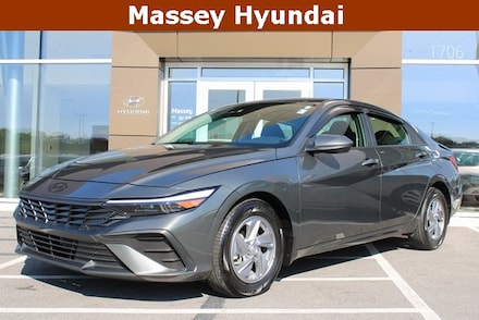 2024 Hyundai Elantra SE Sedan