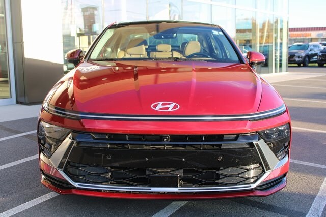 2024 Hyundai Sonata Hybrid Limited photo 2