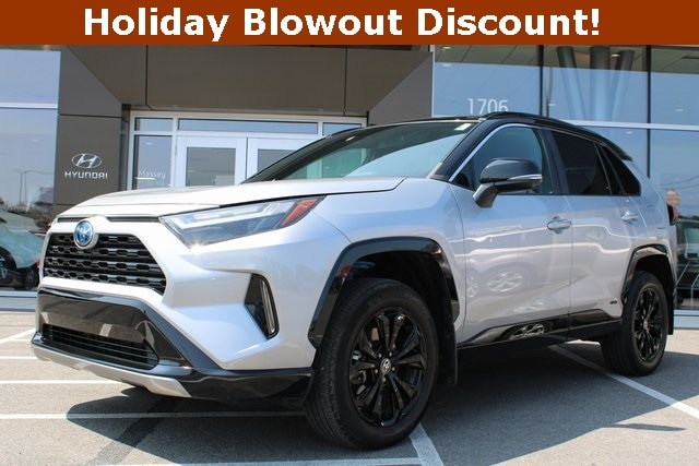 2022 Toyota RAV4 XSE's photo