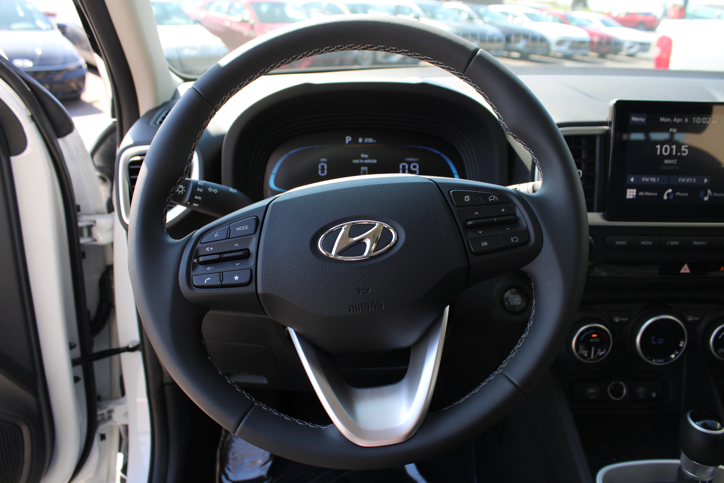 2026 Hyundai Venue SEL - Photo 10