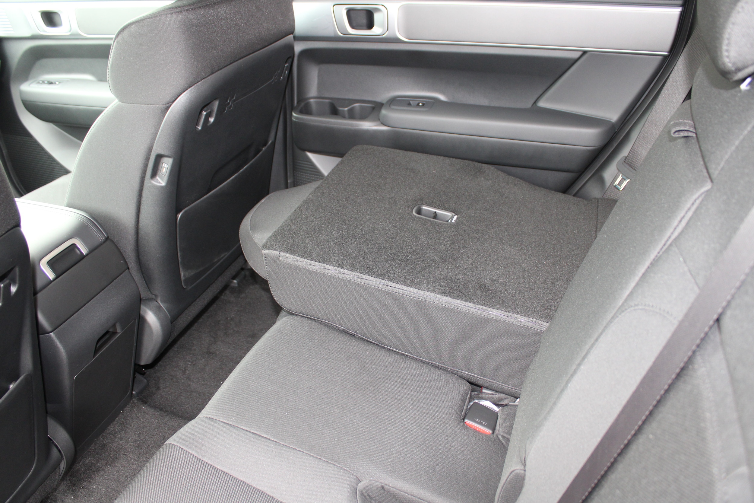 2026 Hyundai Santa Fe SE - Photo 12