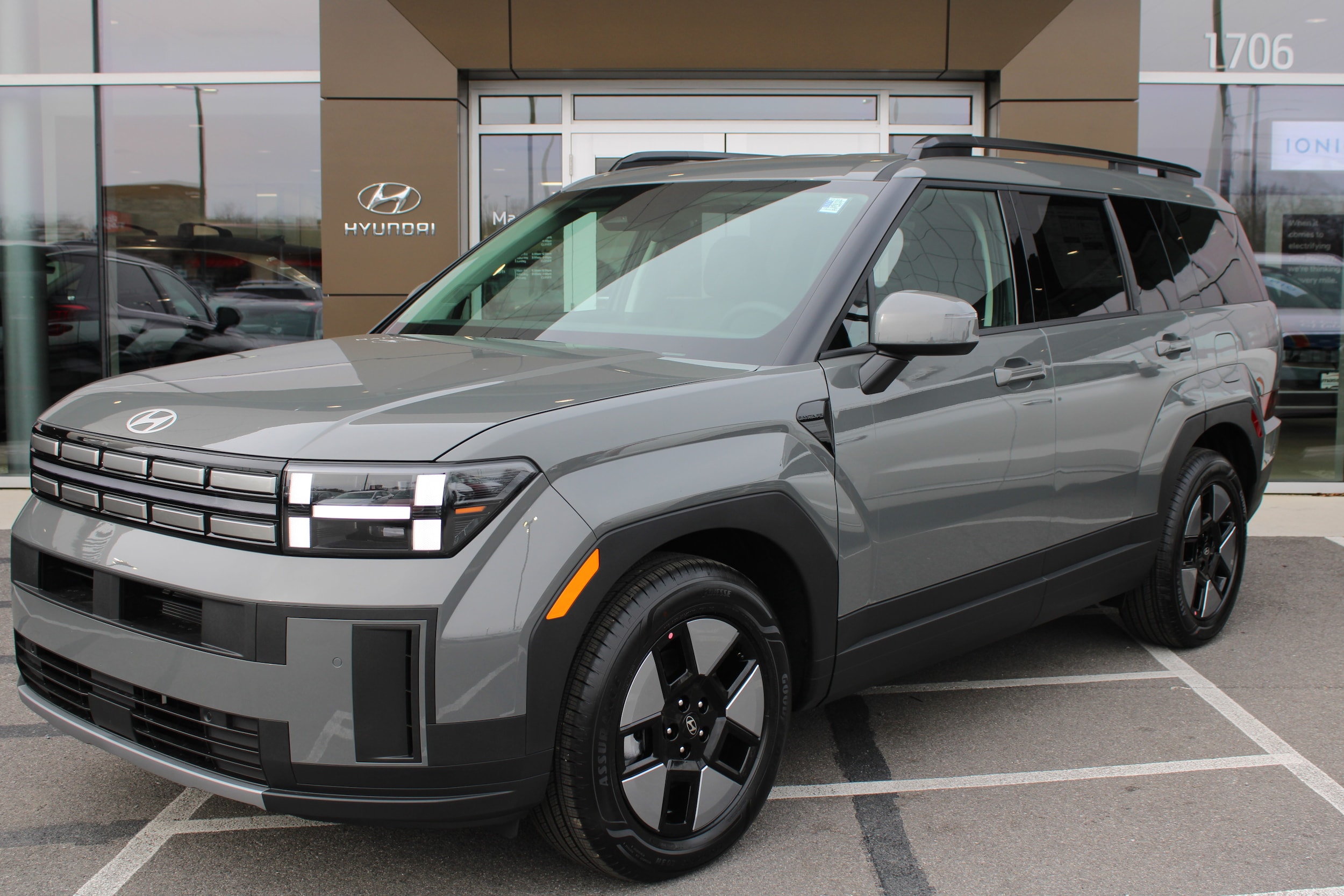 2026 Hyundai Santa Fe SEL's photo