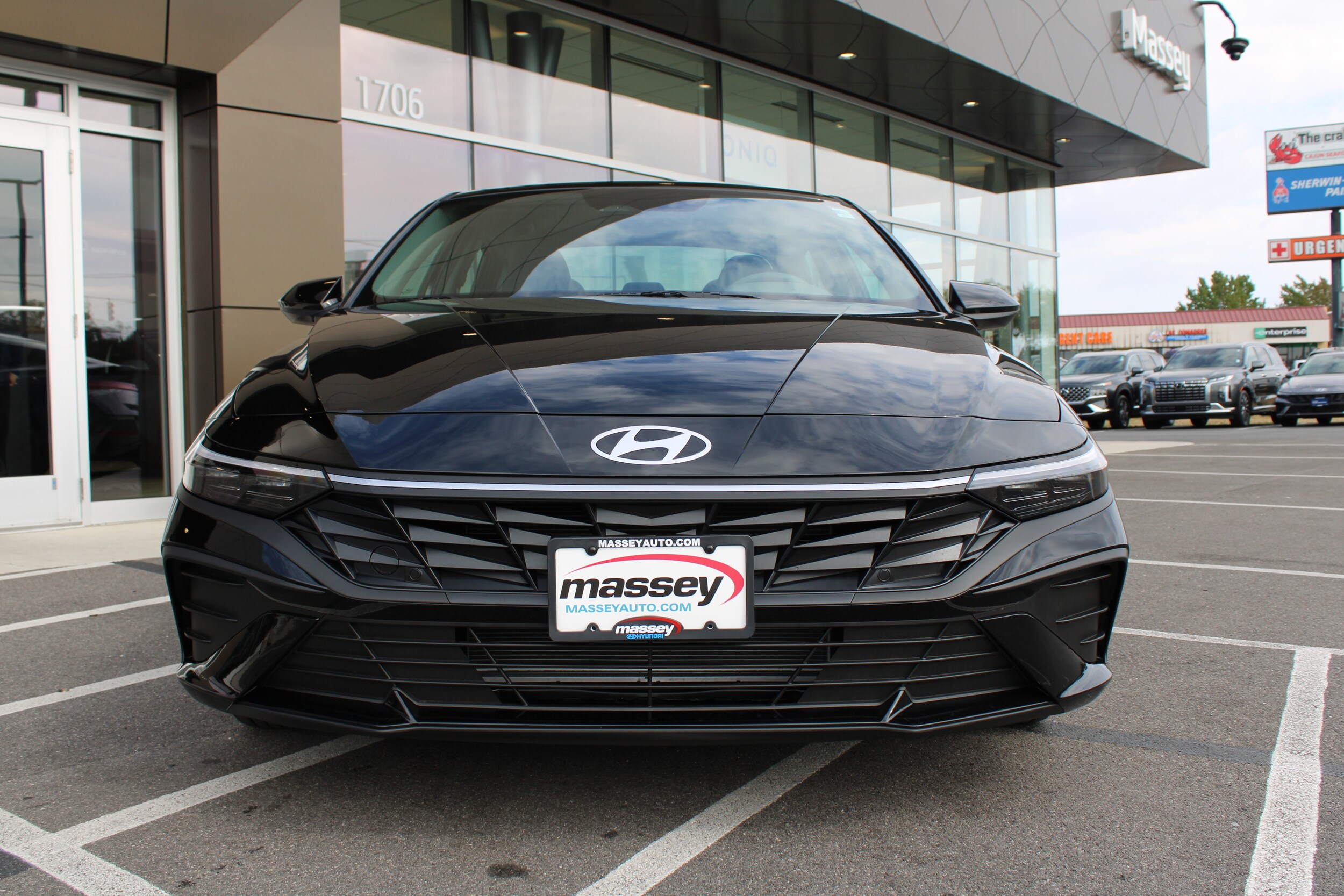 2025 Hyundai Elantra SE photo 2