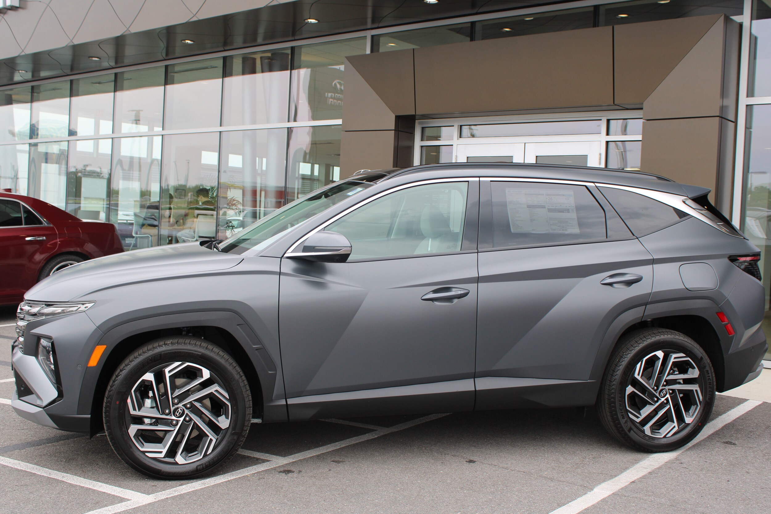 2025 Hyundai Tucson Limited photo 2