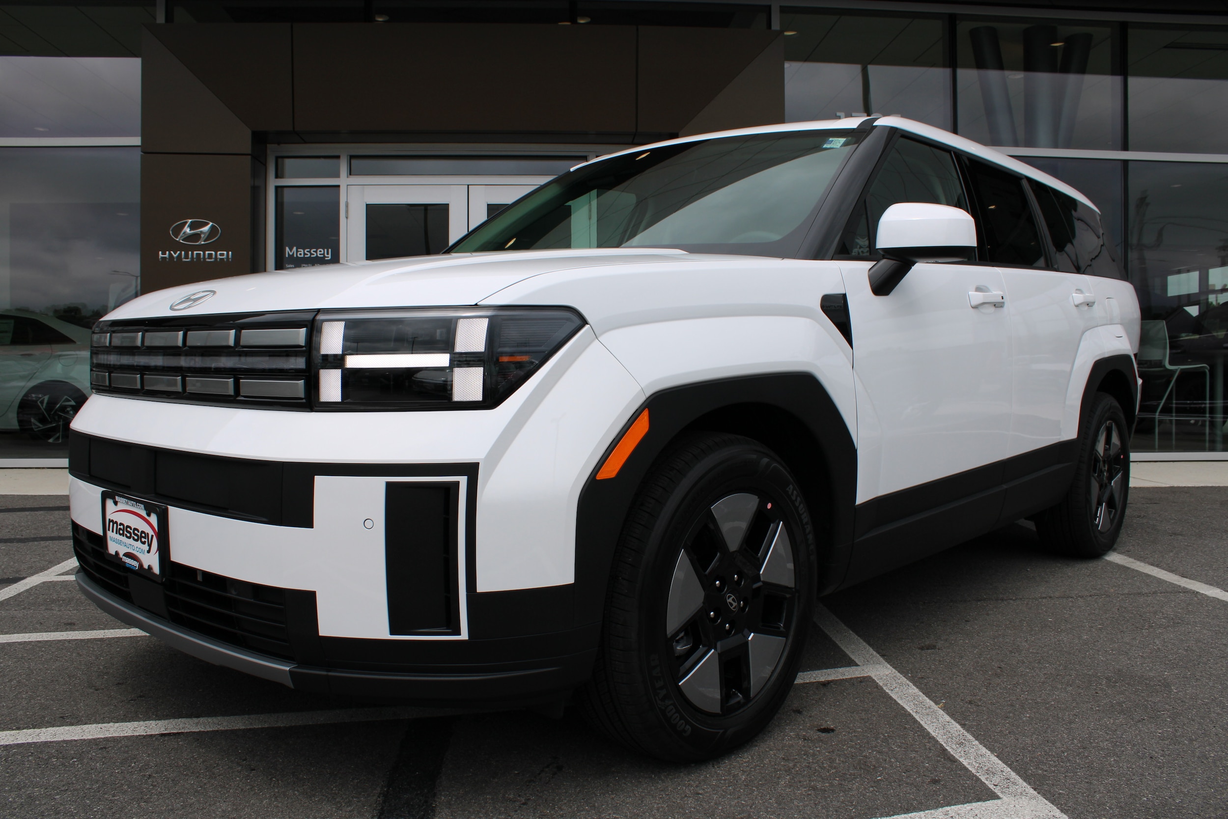 2026 Hyundai Santa Fe SE's photo