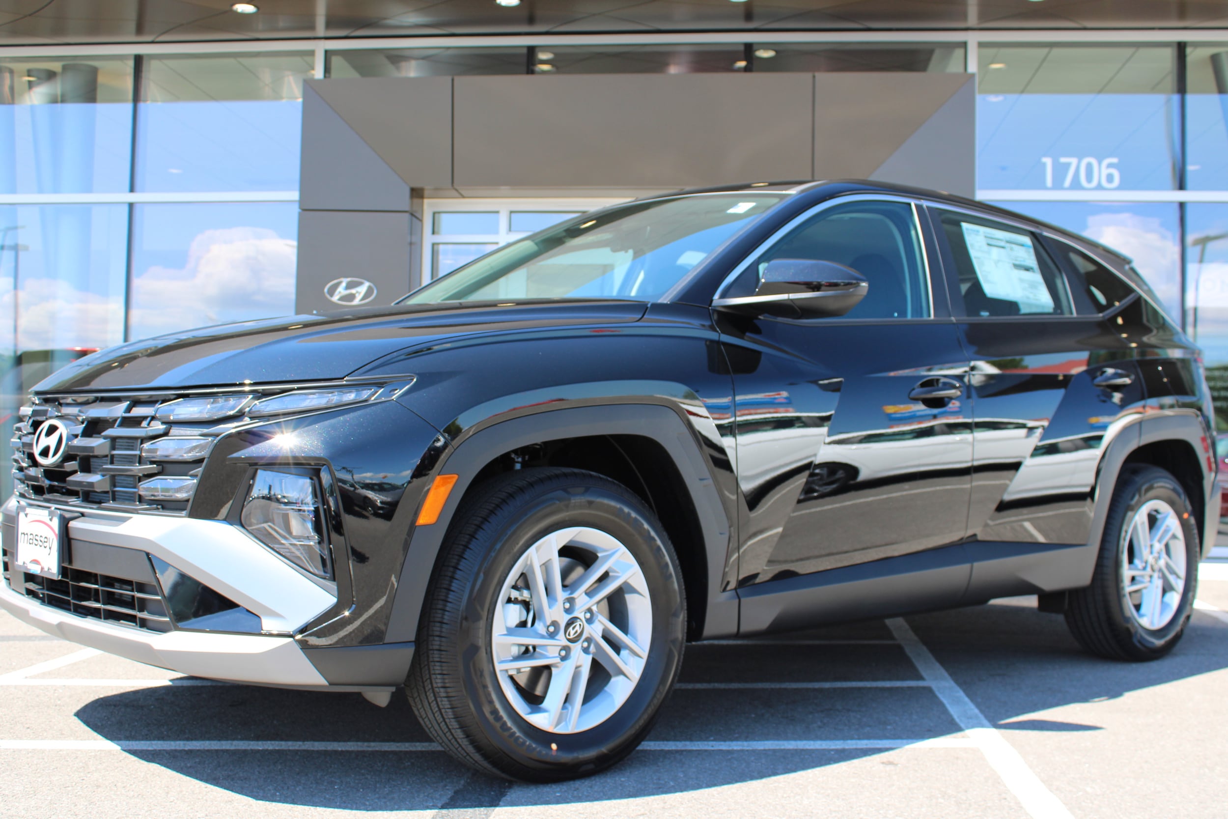 2026 Hyundai Tucson SE's photo