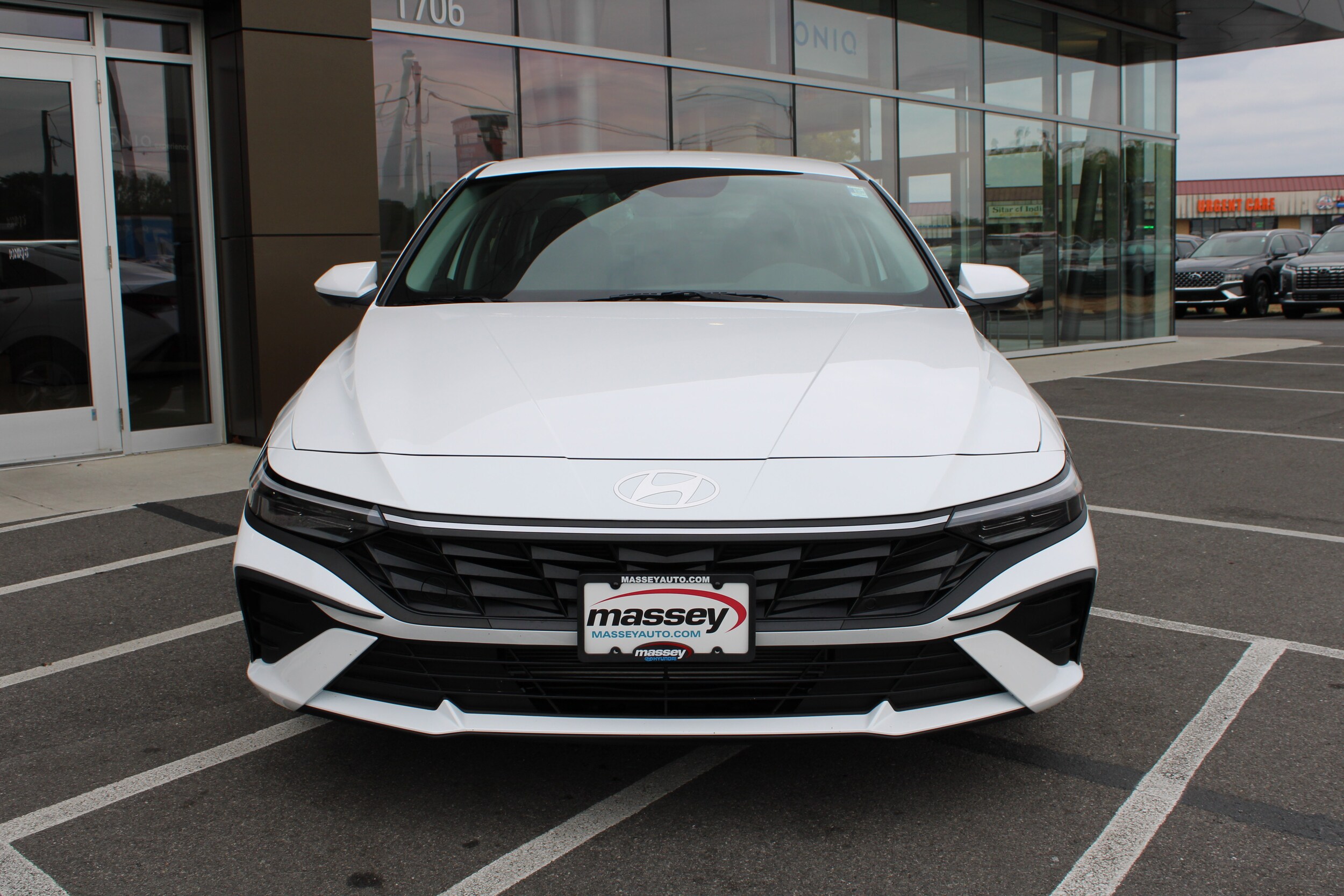 2025 Hyundai Elantra SE photo 2