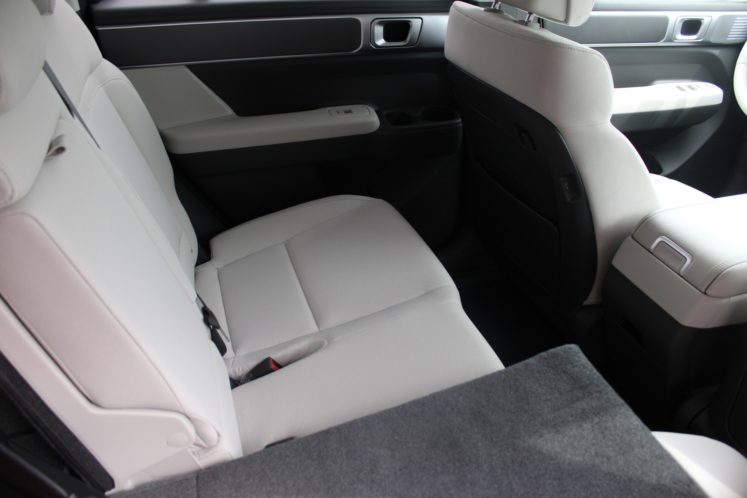 2026 Hyundai Santa Fe SE - Photo 16