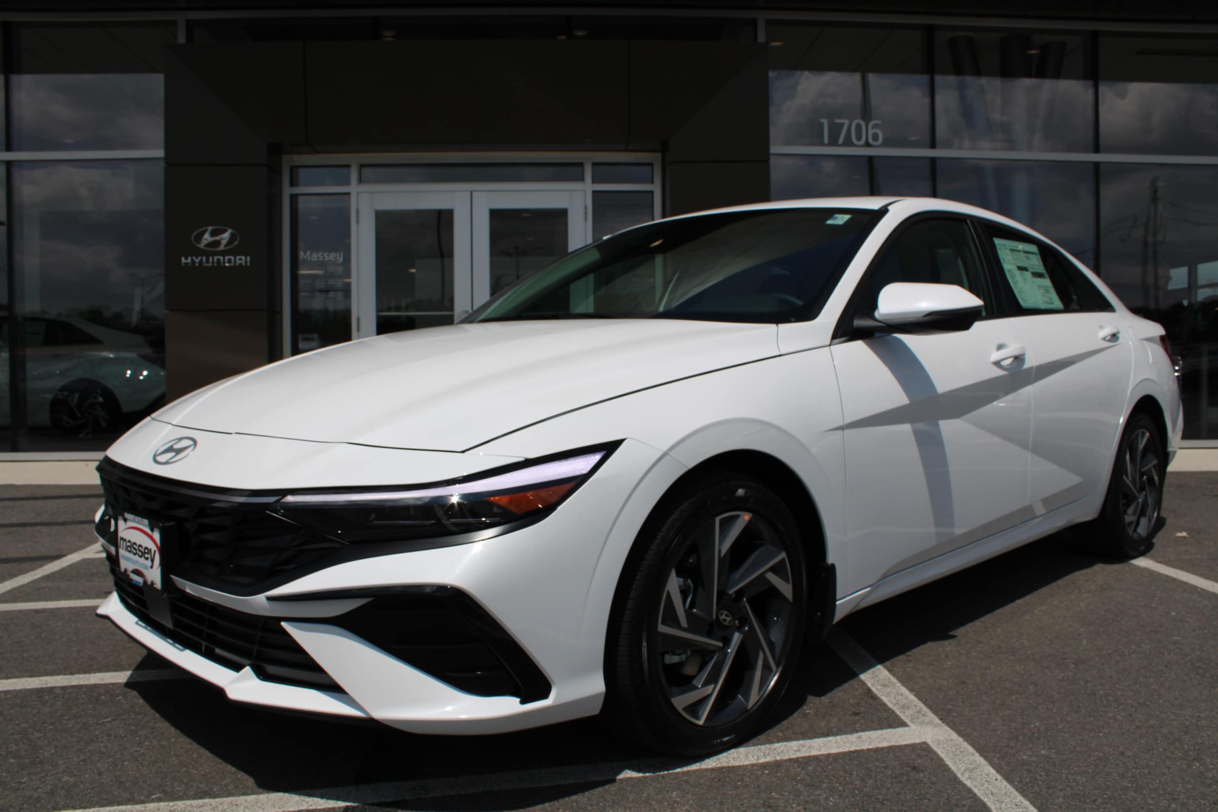 2025 Hyundai Elantra Limited's photo