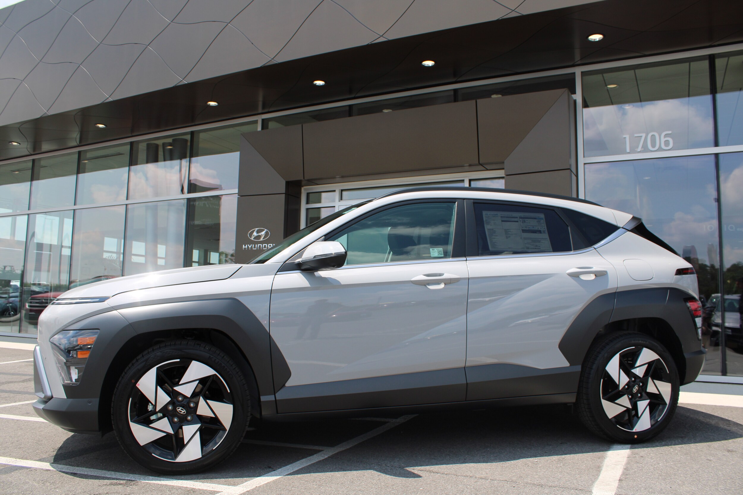 2026 Hyundai Kona Limited photo 2
