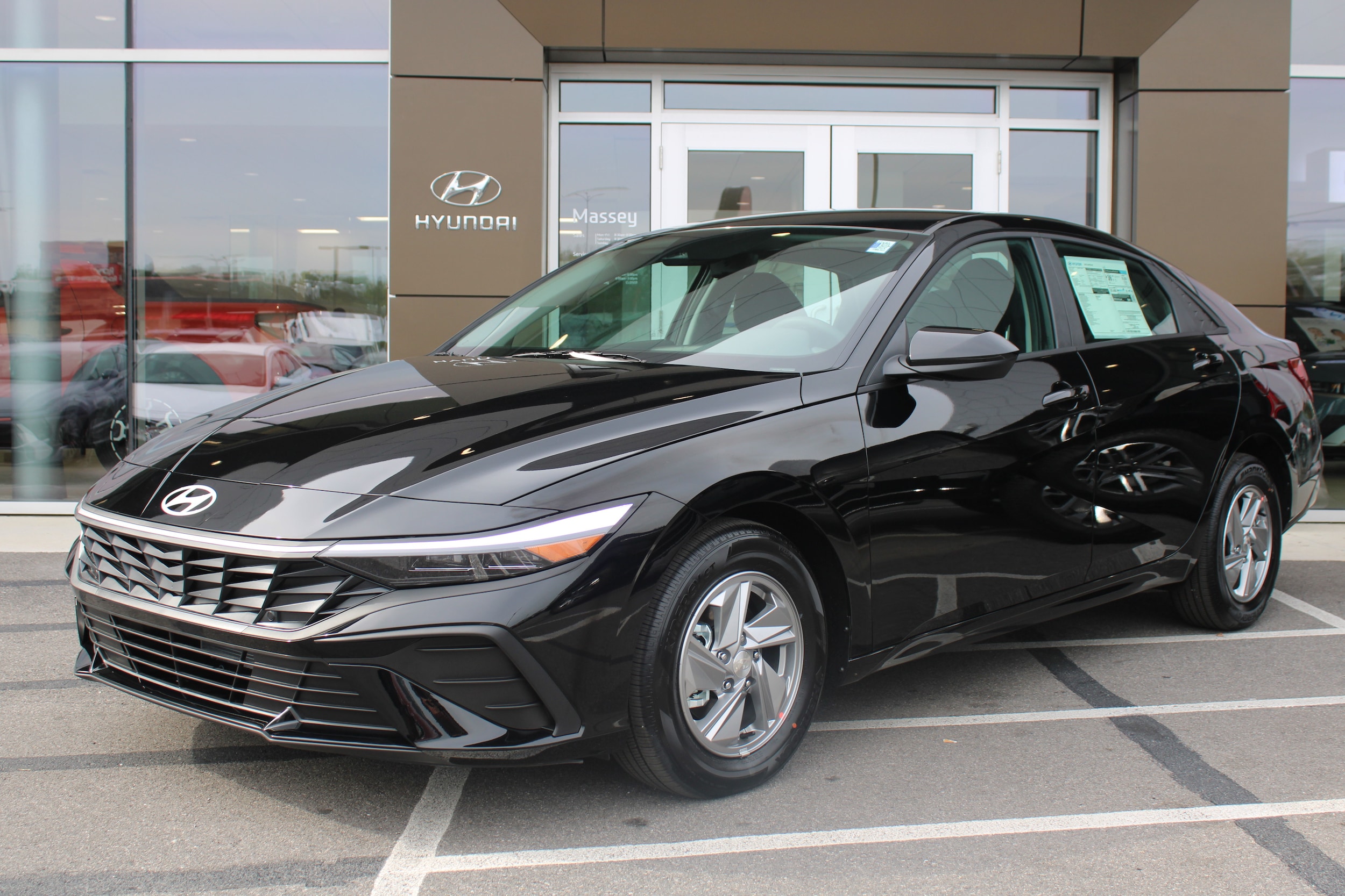 2025 Hyundai Elantra SE's photo