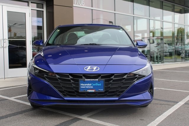 2022 Hyundai Elantra SE photo 2