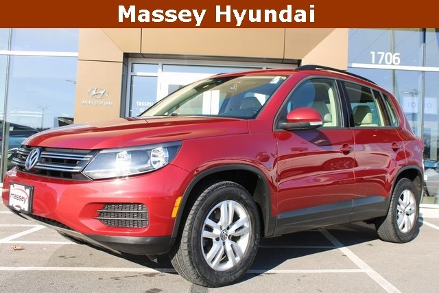 2016 Volkswagen Tiguan S's photo