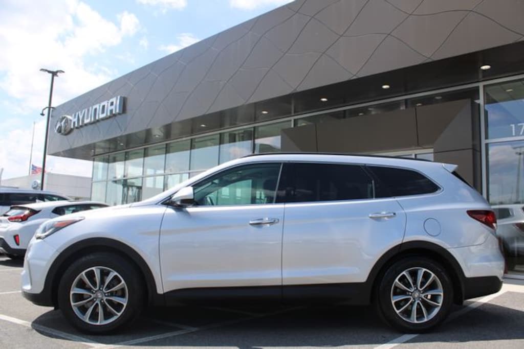 Used 2018 Hyundai Santa Fe SE SUV
