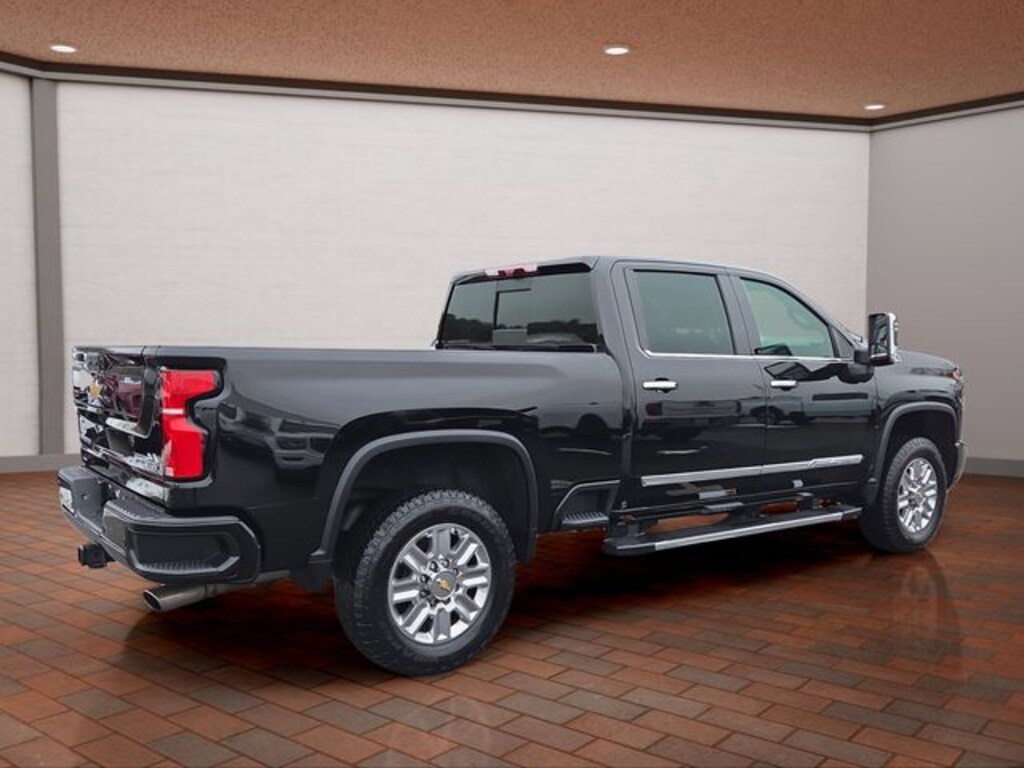 Used 2024 Chevrolet Silverado 2500 HD High Country Truck Crew Cab