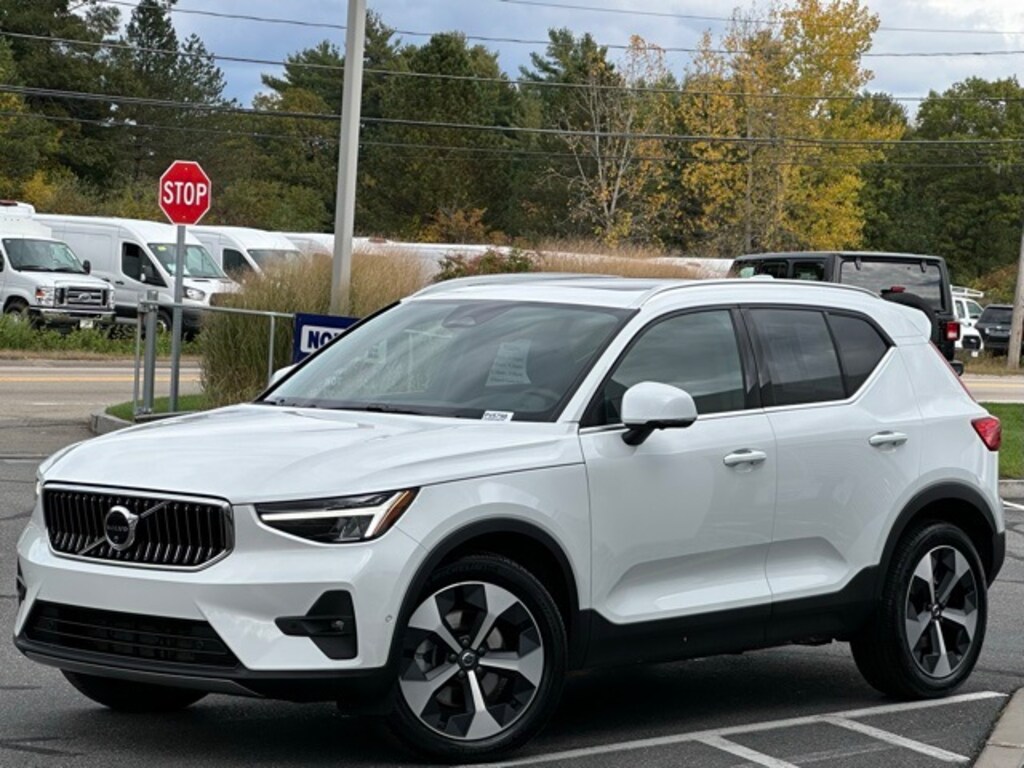 Used 2025 Volvo XC40 B5 Plus Bright Theme SUV