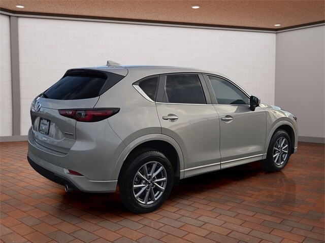 2025 Mazda CX-5 2.5 S Preferred photo 3