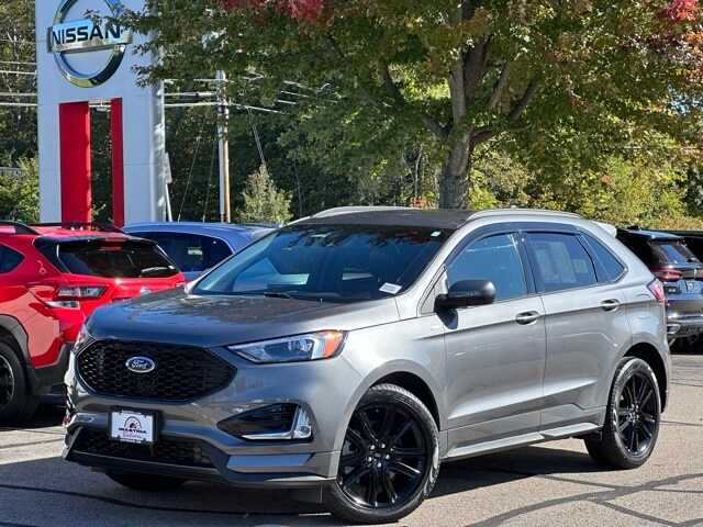 2022 Ford Edge ST photo 3