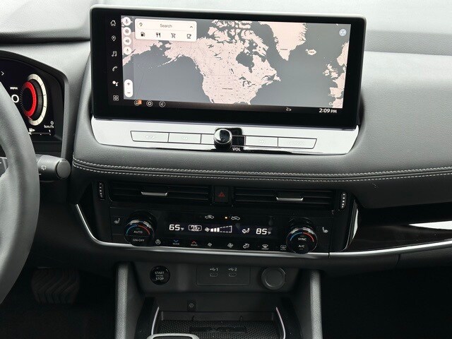 2024 Nissan Rogue SL photo 3