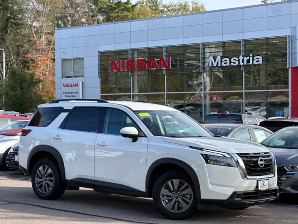 Used 2025 Nissan Pathfinder SV SUV