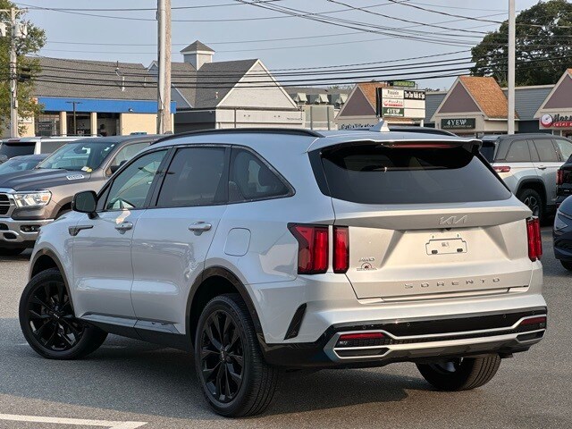 2022 Kia Sorento SX photo 2