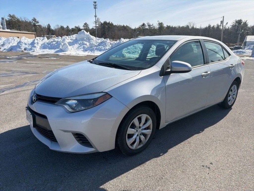 Used 2015 Toyota Corolla LE Sedan