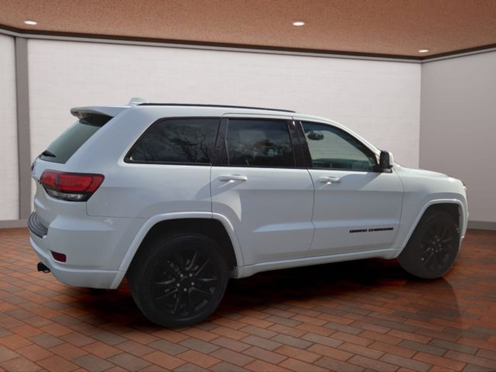 Used 2018 Jeep Grand Cherokee Altitude SUV