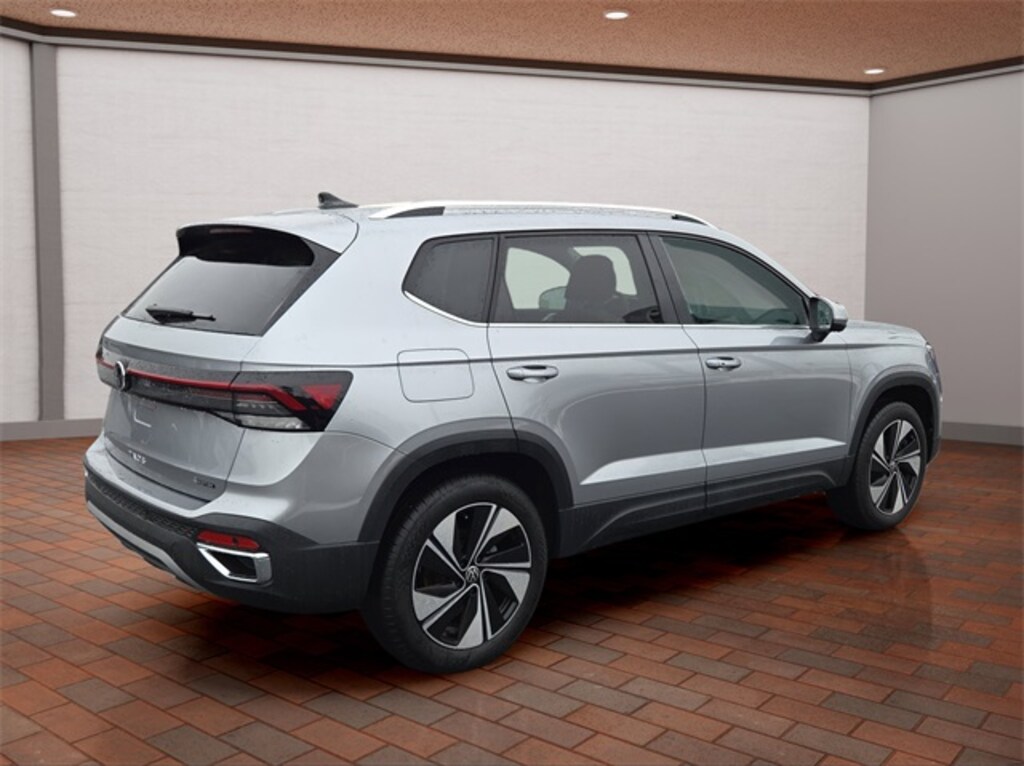 Certified 2025 Volkswagen Taos 1.5T SE SUV