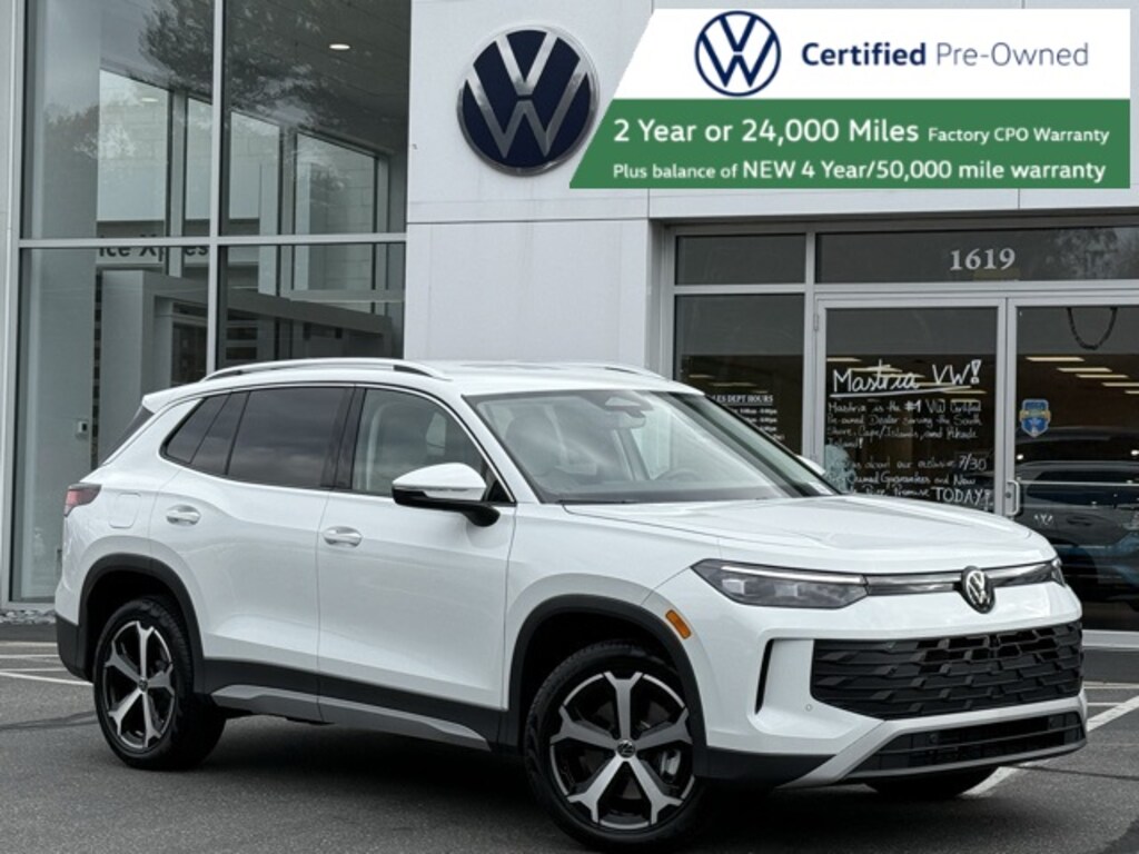 Certified 2025 Volkswagen Tiguan 2.0T SE SUV