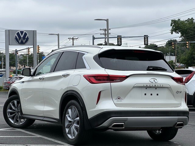 2021 Infiniti QX50 Luxe photo 2