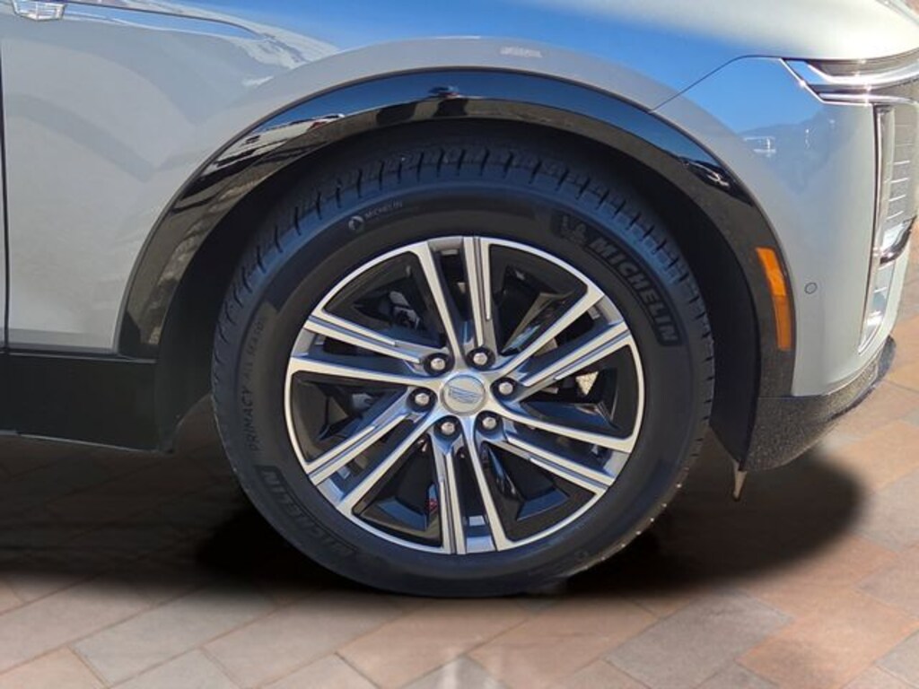 Used 2024 CADILLAC LYRIQ Luxury SUV