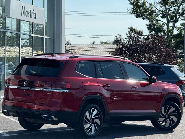 2024 Volkswagen Atlas SE Technology photo 3